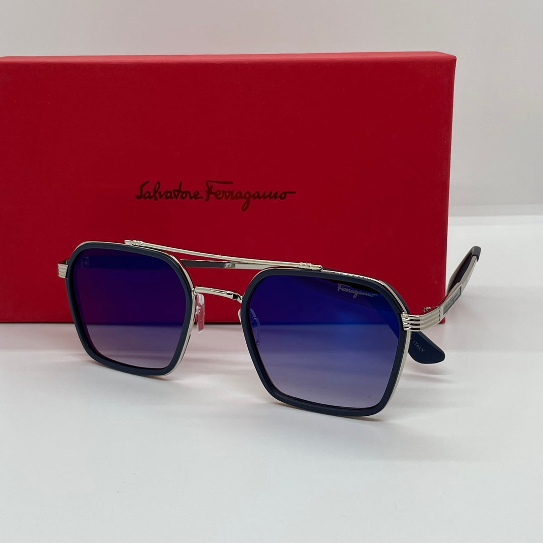 Solaires: Ferragamo Bleu Square