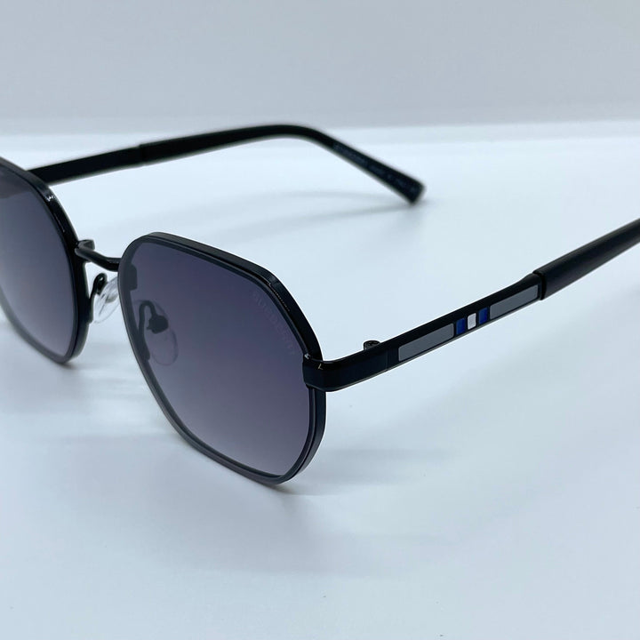 Solaires: Burberry Clip Black
