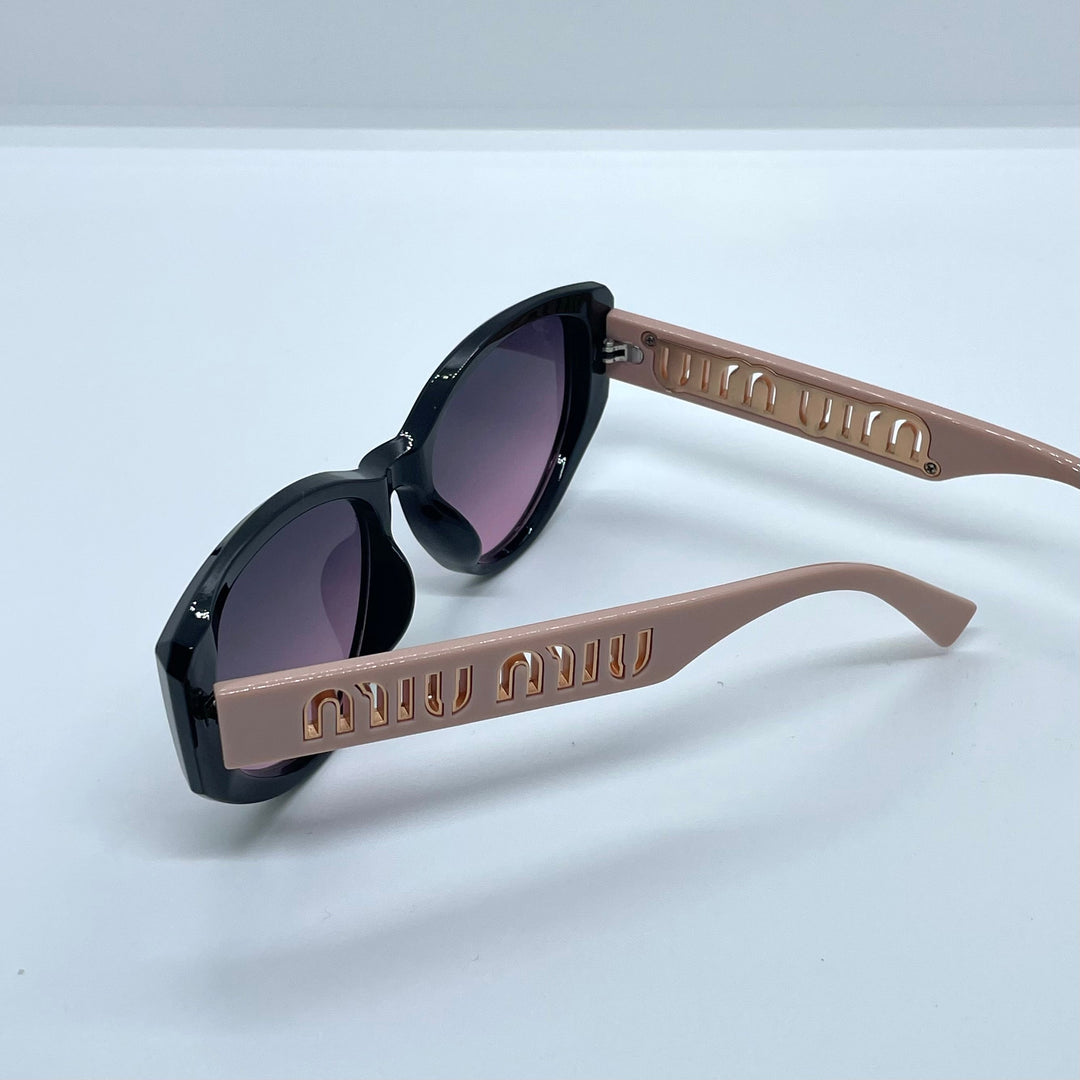 Solaires: Miu Logo Pink