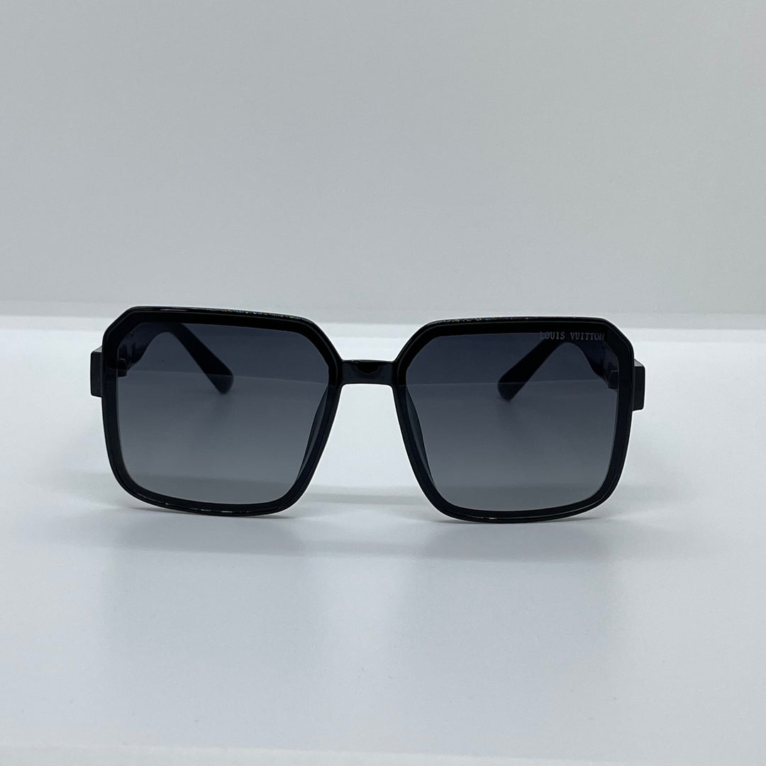 Solaires: Louis Vuitton Black Square
