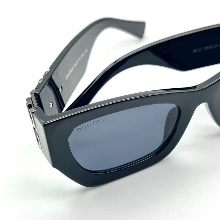 Solaire: Miu Rectangle Black