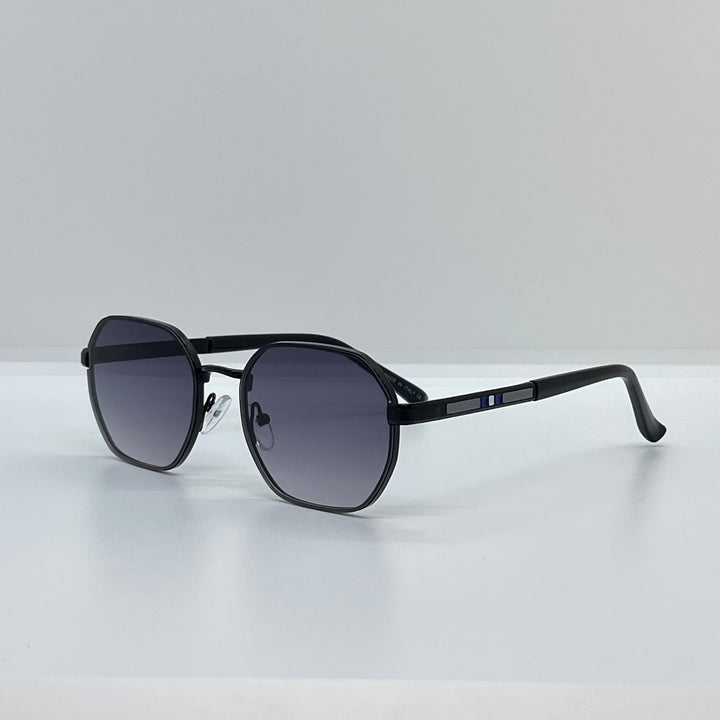 Solaires: Burberry Clip Black