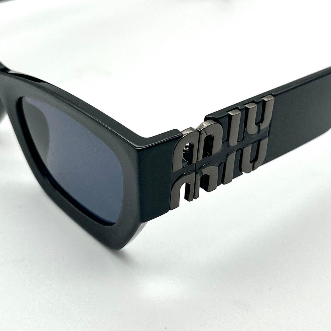Solaire: Miu Rectangle Black