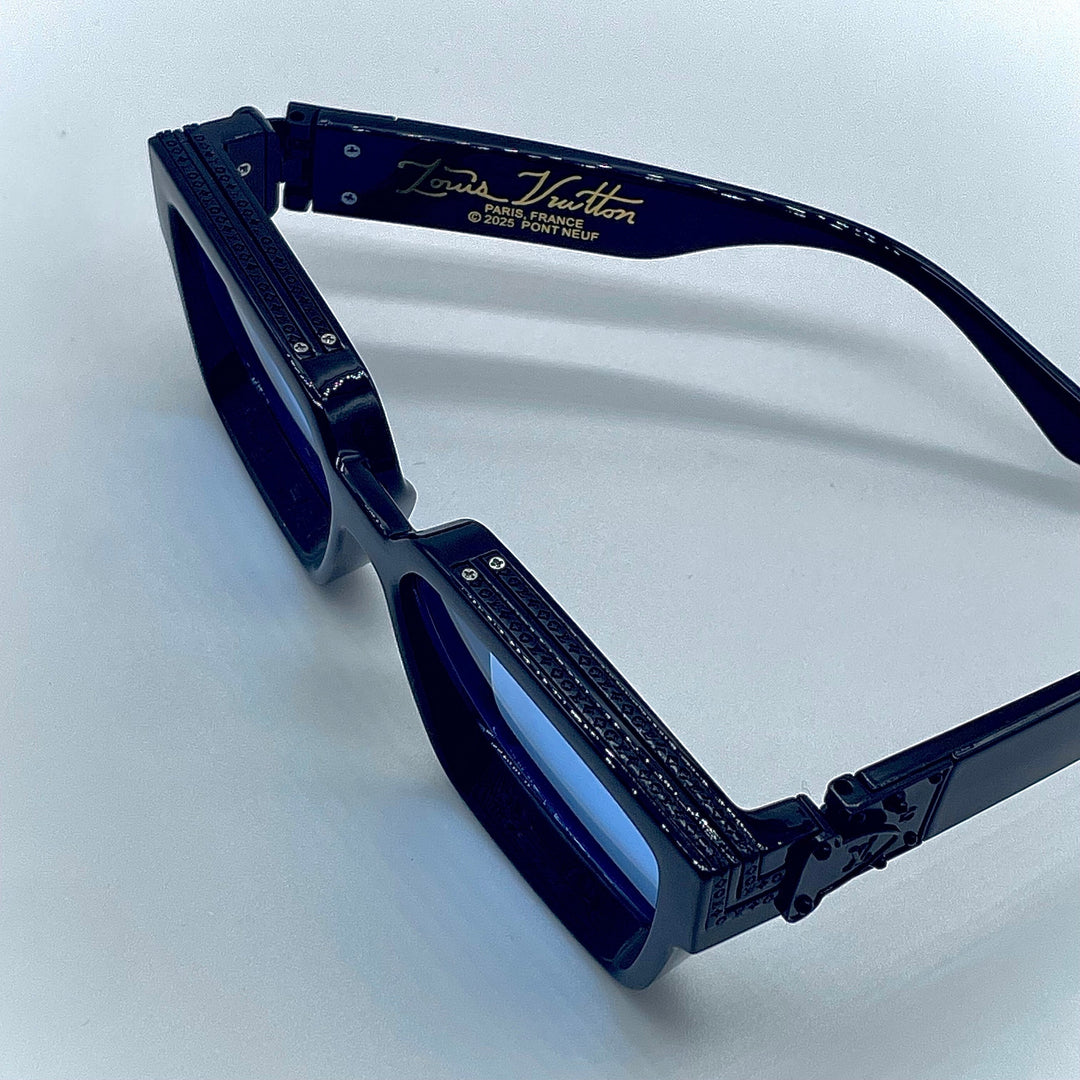 Solaire: LV Clash Square Blue