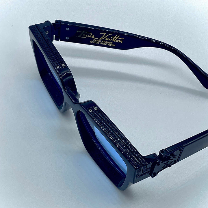 Solaire: LV Clash Square Blue
